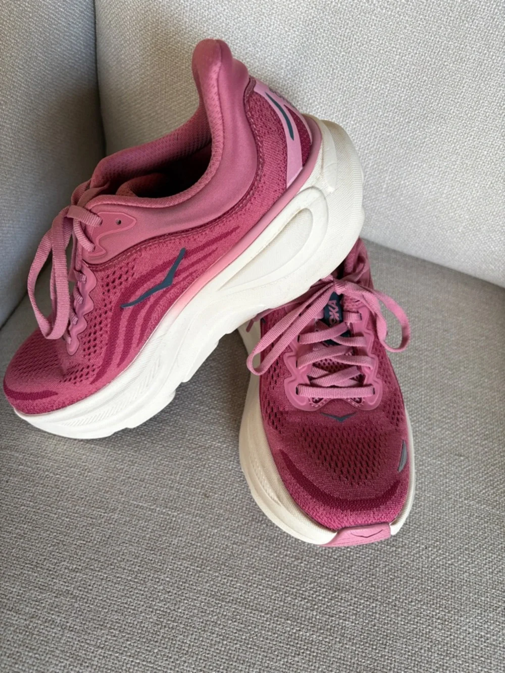 Hoka Bondi 9 Women's Rose Pink Athletic Running Shoes - Picture 3 of 5